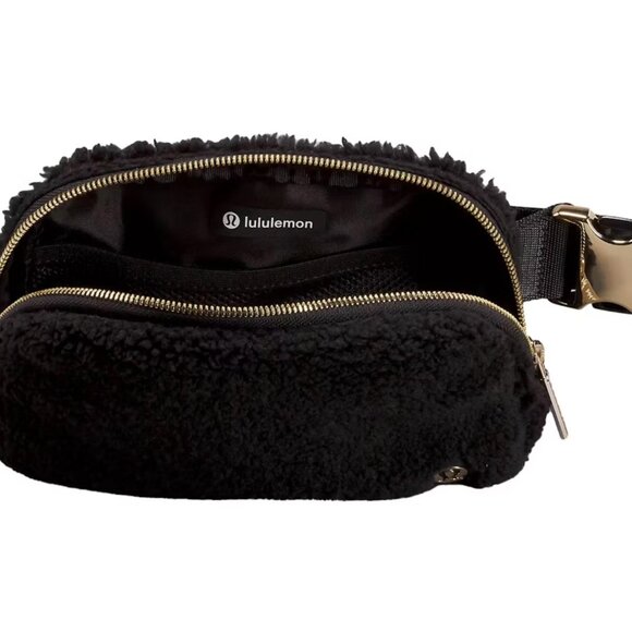 NWT, Lululemon Everywhere Belt Bag - Fleece, Black - Gold Hardware - Picture 3 of 14